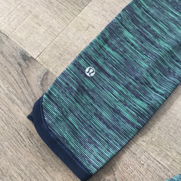Lululemon Green & Navy Stripe Crop Leggings - Picture 7 of 7